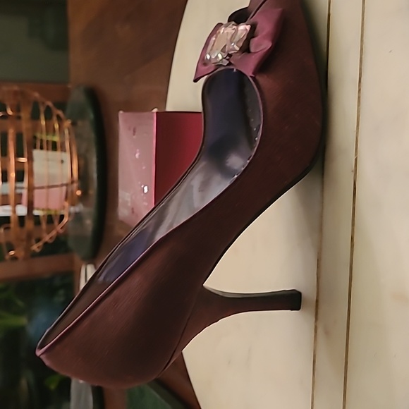 Burgundy red peeptoe heels with pink rhinstones and bows. - Picture 7 of 16